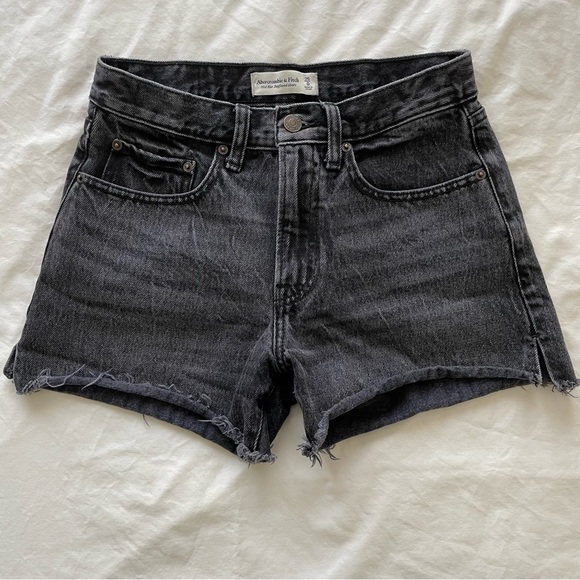 Abercrombie Mid-rise Boyfriend Denim Shorts - Picture 1 of 5